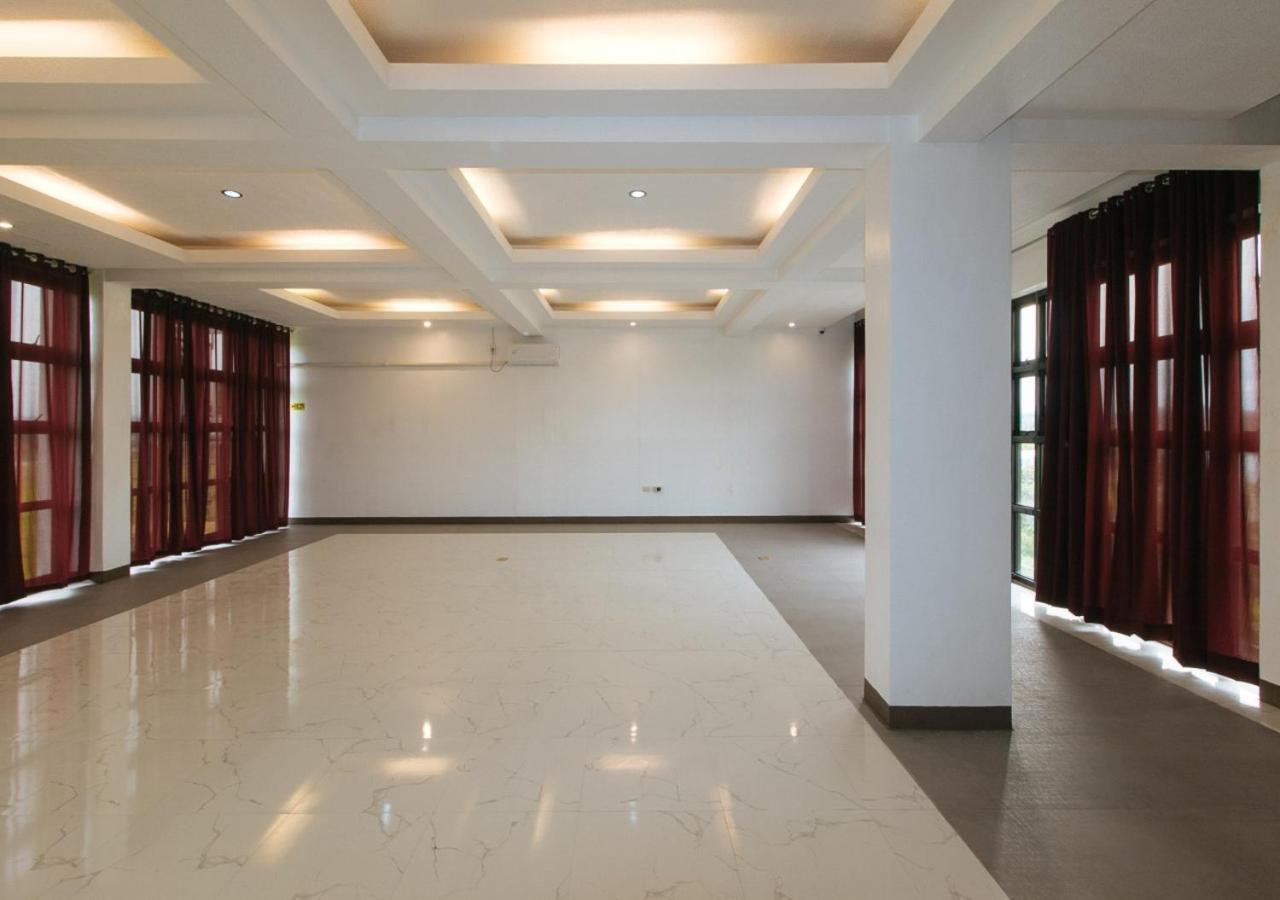 Hotel RedDoorz Near Iloilo International Airport Cabatuan Esterno foto