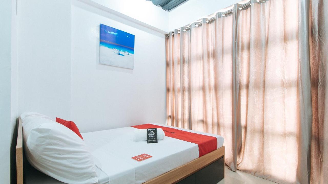 Hotel RedDoorz Near Iloilo International Airport Cabatuan Esterno foto