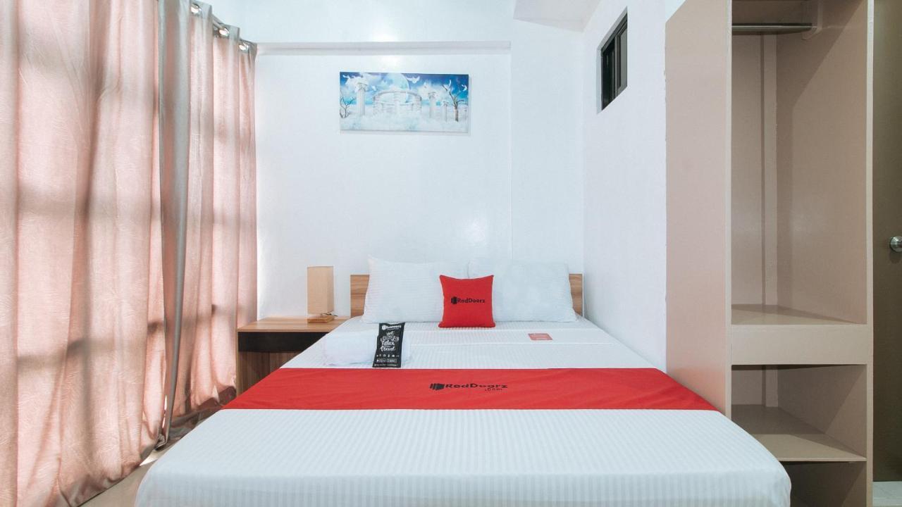 Hotel RedDoorz Near Iloilo International Airport Cabatuan Esterno foto